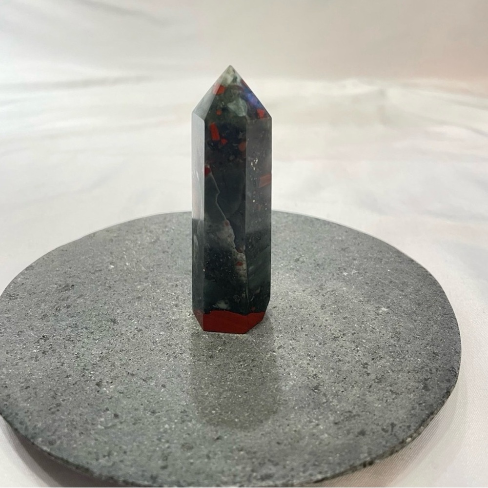 Bloodstone‎ & Jasper towers - Picture 2 of 2